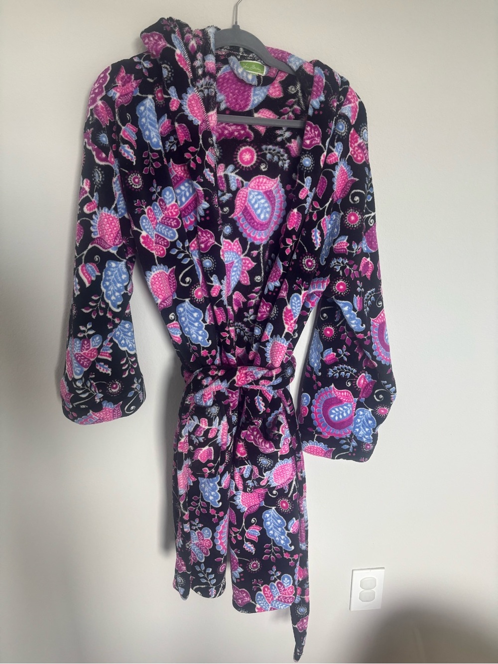 Vera Bradley Plush Hooded Robe alpine floral